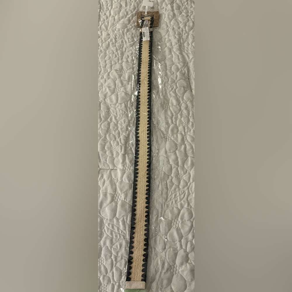 Natural Black Rectangular
Rattan Crochet Trim Belt - Picture 3 of 6